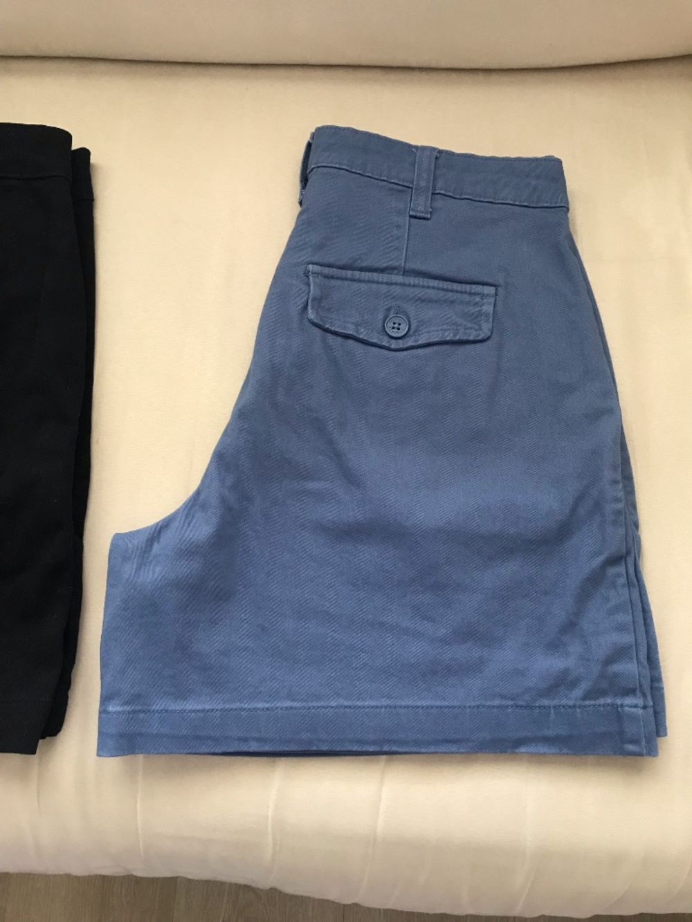 Set of 2 Banana Republic shorts - Picture 3 of 5